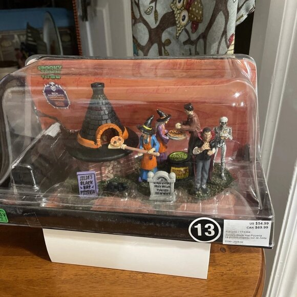 Lemax Spooky Town Zelda's Black Hat Pizzeria - NWT - Picture 2 of 3